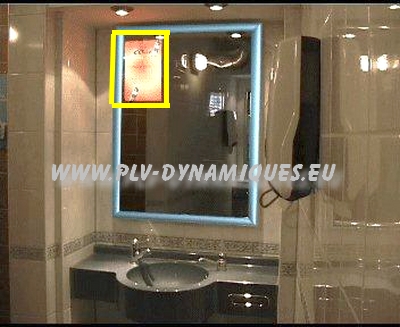 affichage dynamique - miroir magique en situation  Affichage dynamique : le « miroir magique » affichage publicitaire mirroir magique 2